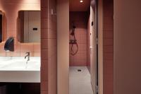 The Elephant Hostel的一间浴室