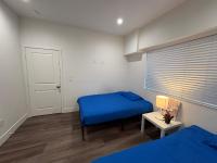 The Blue Hostel客房内的一张或多张床位
