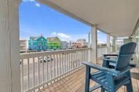 3BR Condo Gulf Views with Pool, Boat Launch and Dock的阳台或露台