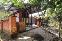 Casa Damai Janda Baik - RIVERVIEW TINY HOUSE外面的花园