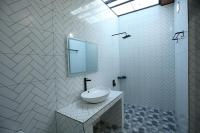Casa Damai Janda Baik - RIVERVIEW TINY HOUSE的一间浴室