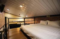 Casa Damai Janda Baik - RIVERVIEW TINY HOUSE客房内的一张或多张床位