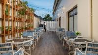 Peninsula Hotel Dar Es Salaam餐厅或其他用餐的地方