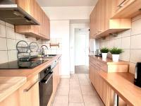 Elegant 2pcs Proche Bruxelles的厨房或小厨房