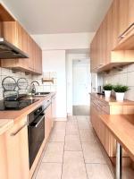 Elegant 2pcs Proche Bruxelles的厨房或小厨房