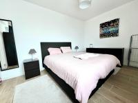 Elegant 2pcs Proche Bruxelles客房内的一张或多张床位