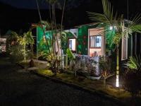 Ashitoku Bungalow - Vacation STAY 67581v外面的花园