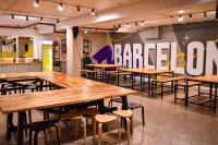Onefam Les Corts餐厅或其他用餐的地方