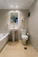 Arethusa Hotel Athens的一间浴室