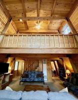 Pine Knot Guest Ranch的休息区
