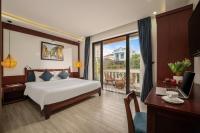 RAON Old Quarter Hotel客房内的一张或多张床位