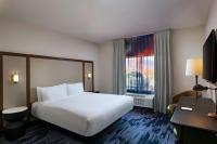 Fairfield by Marriott Inn & Suites Albuquerque Uptown客房内的一张或多张床位