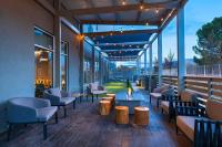 Fairfield by Marriott Inn & Suites Albuquerque Uptown的休息区