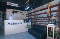 RedDoorz at MBB Room NAIA 2大厅或接待区
