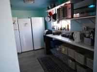 Sin City Hostel的厨房或小厨房