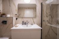 Amalfi Apartment - By Harim的一间浴室