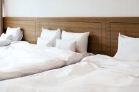 Hotel Jeonju Hanok Village客房内的一张或多张床位
