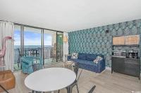 Coastal Comfort Your Perfect Beachfront Getaway的休息区