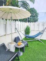 Pelosok Homestay with Pool Meru Klang Selangor外面的花园