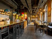 阿尔特斯哈芬纳特25小时酒店餐厅或其他用餐的地方