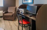 My Place Hotel-Carson City, NV的电视和&#47;或娱乐中心