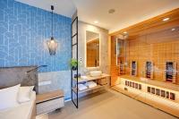 Wellness Hotel Fénix的一间浴室
