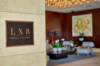 Ka Laʻi Waikiki Beach, LXR Hotels & Resorts的证书、奖牌、标识或其他文件