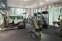 Hilton Bentley Miami South Beach的健身中心和&#47;或健身设施