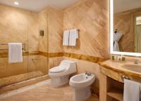 Hilton Bentley Miami South Beach的一间浴室
