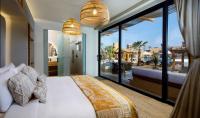 Terra Solis Dubai客房内的一张或多张床位