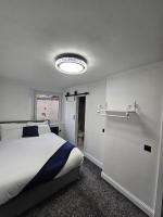 Central Hotel Edinburgh客房内的一张或多张床位