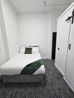 Central Hotel Edinburgh客房内的一张或多张床位