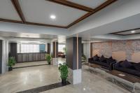 Hotel Kinara Grand的休息区