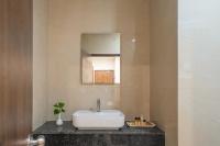 Hotel Kinara Grand的一间浴室