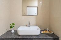 Hotel Kinara Grand的一间浴室