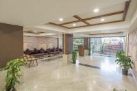 Hotel Kinara Grand大厅或接待区