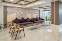 Hotel Kinara Grand的休息区