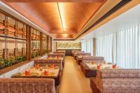 Hotel Kinara Grand的休息区