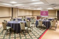 Crowne Plaza Indianapolis-Airport by IHG商务区和/或会议室