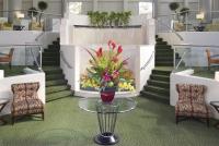 Crowne Plaza Indianapolis-Airport by IHG的休息区