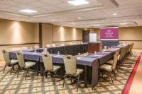 Crowne Plaza Indianapolis-Airport by IHG商务区和/或会议室