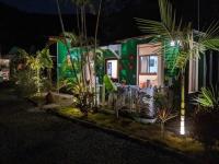 Ashitoku Bungalow - Vacation STAY 67581v外面的花园