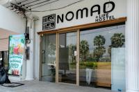 Nomad Plus Life Hostel Pattaya的证书、奖牌、标识或其他文件