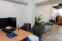 Nomad Plus Life Hostel Pattaya的休息区
