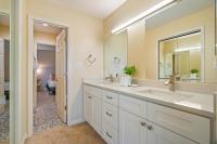 Seascape Boardwalk Villa 277的一间浴室