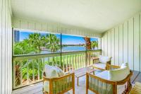 Seascape Boardwalk Villa 277的阳台或露台