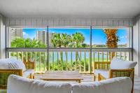 Seascape Boardwalk Villa 277的阳台或露台