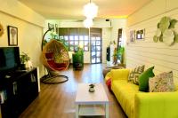 Les Fleurs Bangkok Hostel的休息区
