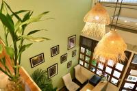 Les Fleurs Bangkok Hostel的休息区