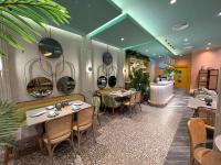 SERENITY SUITES with ROOFTOP POOL, BEACH CLUB, SPA, RESTAURANTS的休息区